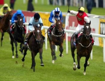 Doncaster Racecourse: Bollin Eric, winning the 2002 St Leger